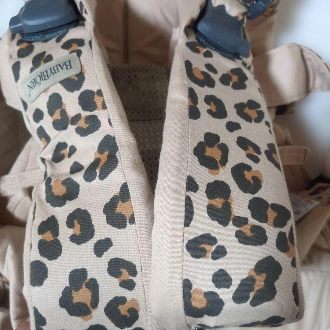 未使用　ベビービョルン ONE KAI 抱っこ紐 レオパード 豹柄 ヒョウ柄