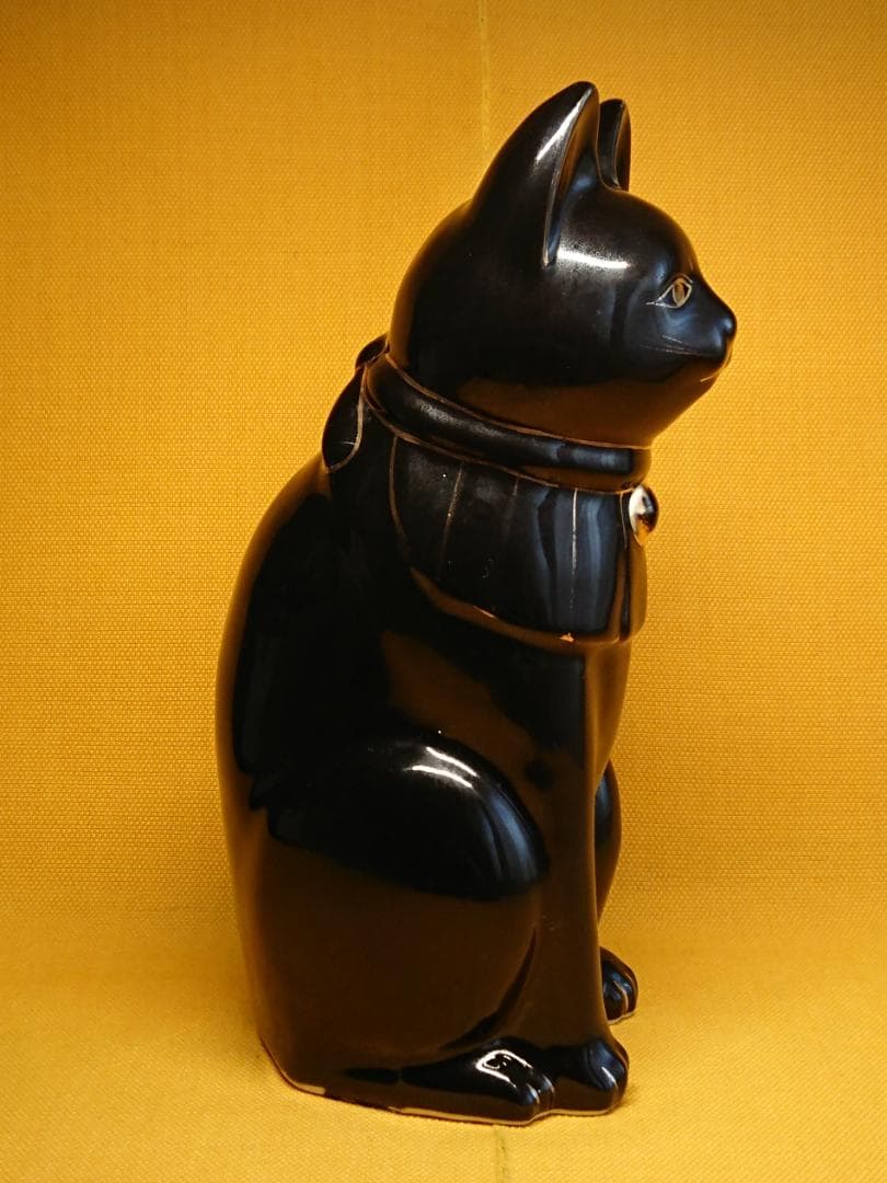 骨董　招き猫　黒猫　陶器　オブジェ　置物　インテリア　工芸品　美術品　A2572