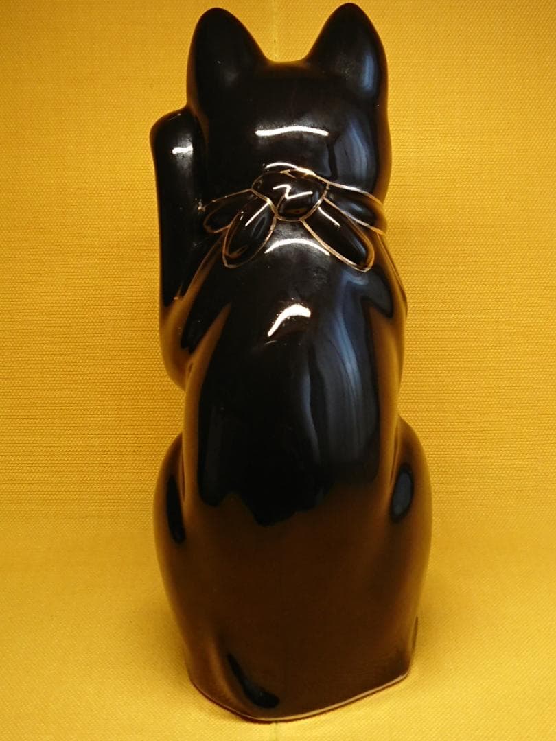 骨董　招き猫　黒猫　陶器　オブジェ　置物　インテリア　工芸品　美術品　A2572