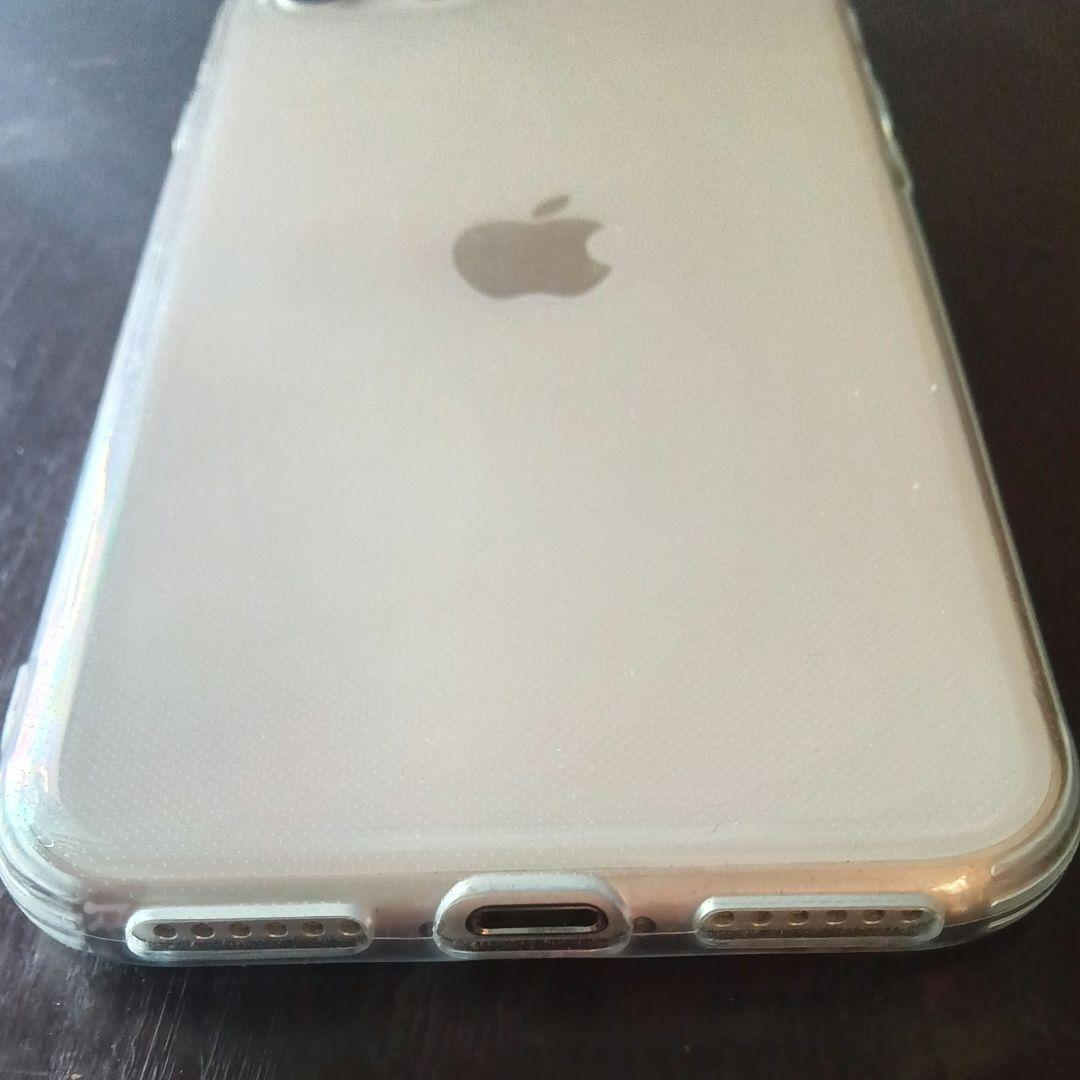 iPhone SE（第2世代）本体 クリアケース付き