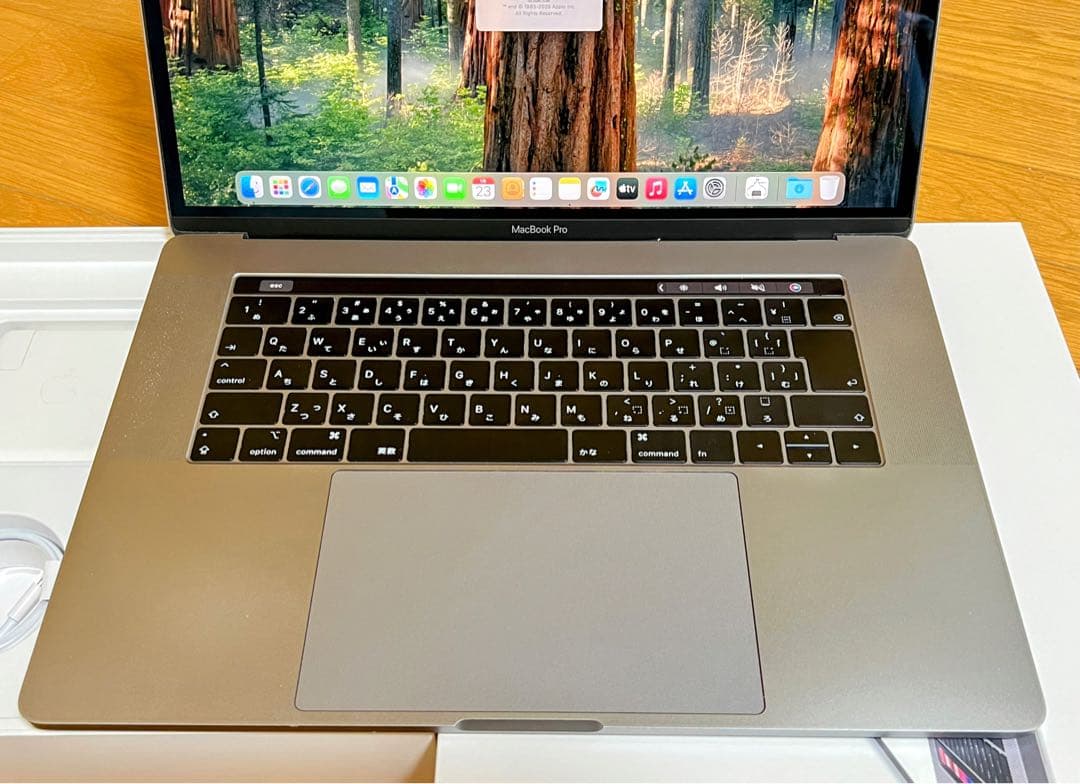 MacBook Pro 15インチ　2019 i7 256GB RAM 16GB