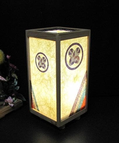 和紙の温り＝「丸に違い鷹の羽」／2本組／LED・檜枠造・フイルム加工・軽量／