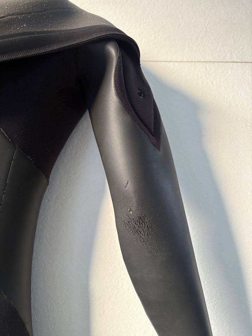 裏起毛で暖か‼︎【RASH】5x3mm セミドライフルスーツ　ラッシュ