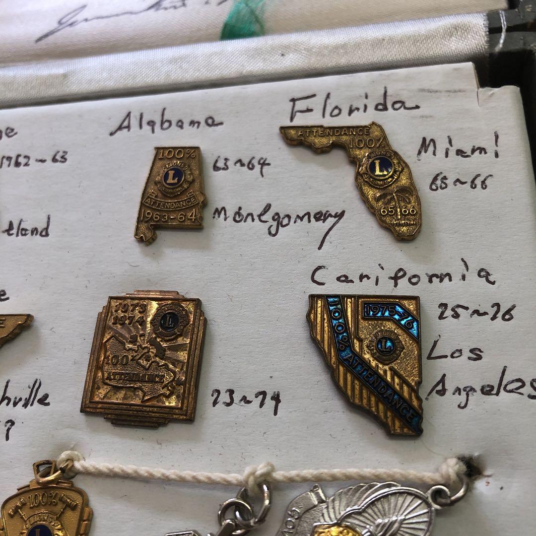 非売品　州の形　アメリカのライオンズクラブの古い無欠席記念バッジ他