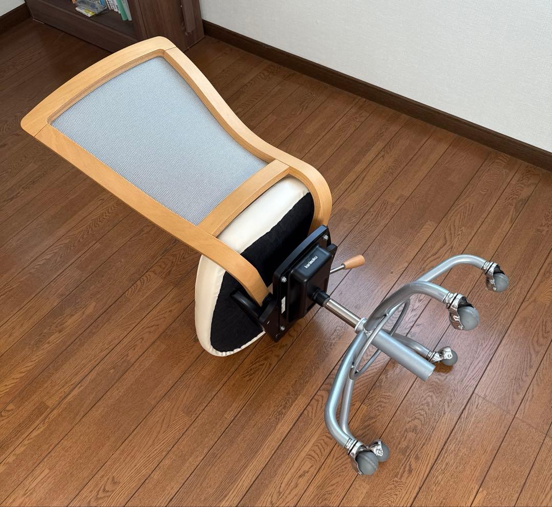 カリモク　デスクチェア　白（アイボリー）　XT4100HS