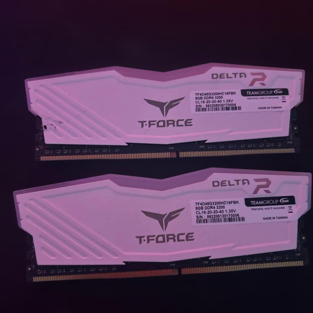メモリー T-FORCE DELTA R DDR4 16GB (2x8GB)