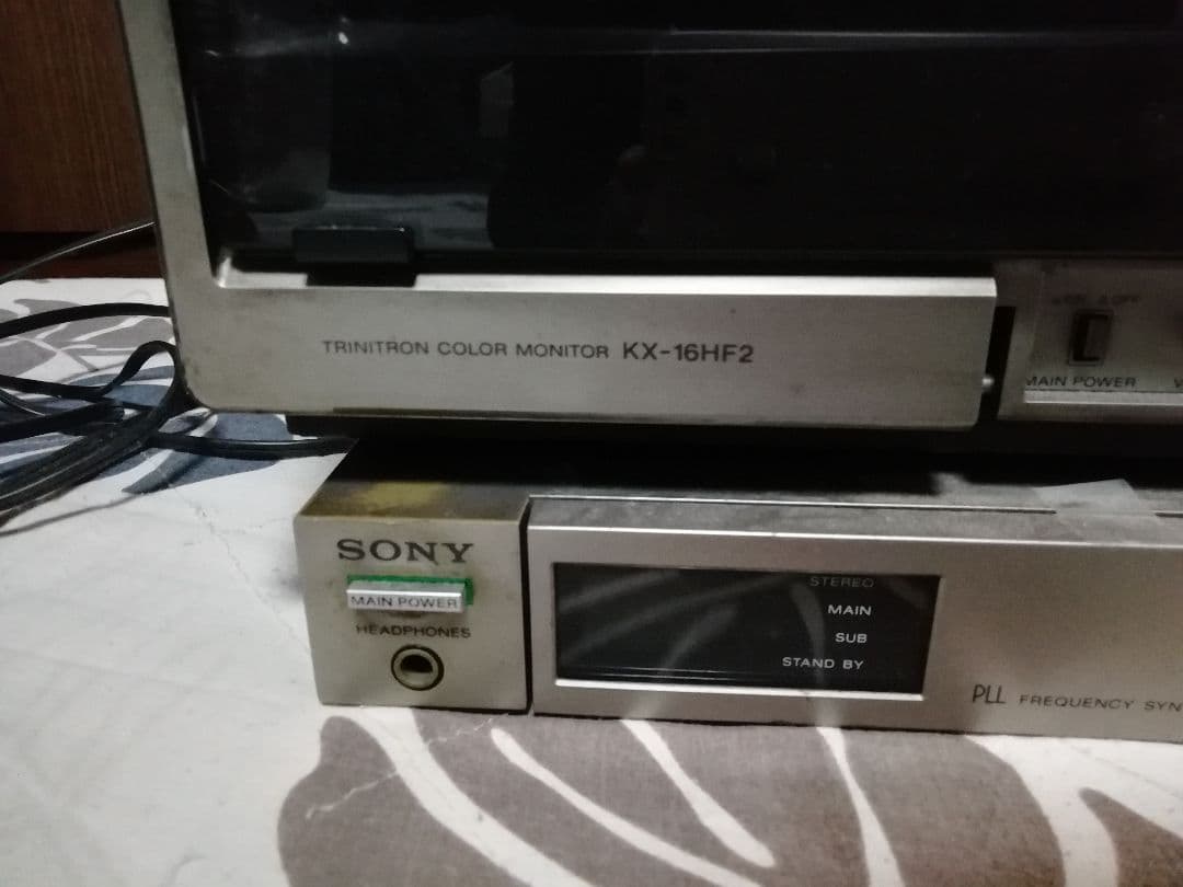 SONY トリニトロンカラーモニター KX-16HF2