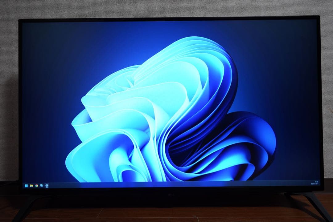 LG製モニター 42.5インチ/4K/HDR対応/IPS非光沢