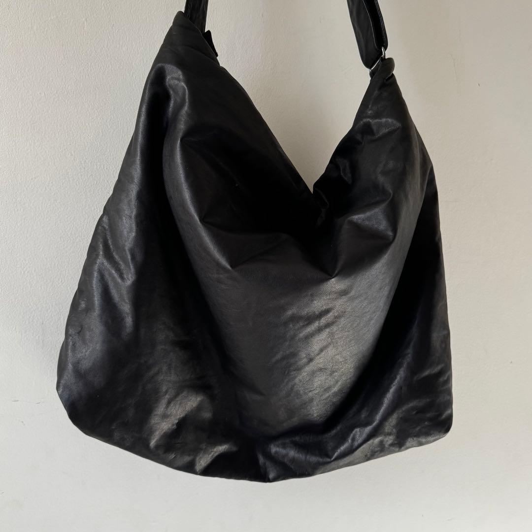 バッグ Discord Batt shoulder Black leather