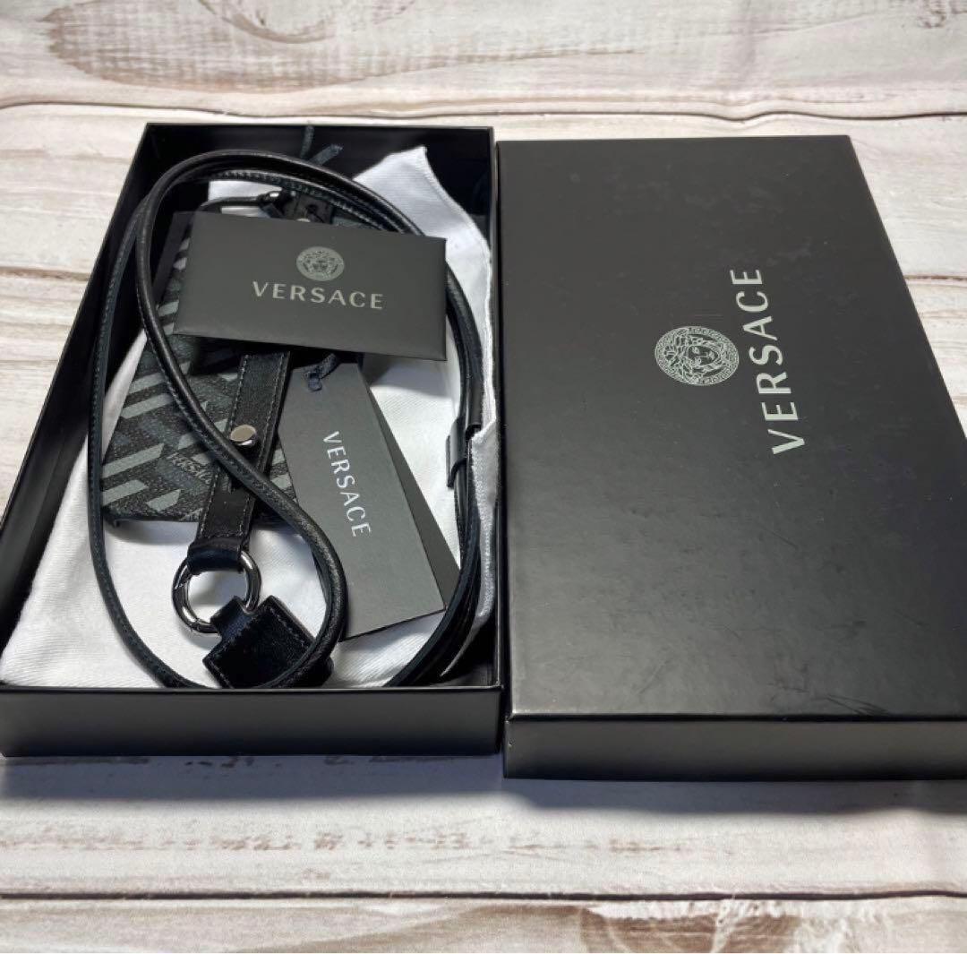 VERSACE ヴェルサーチ スマホケース ストラップ レザー イタリア製