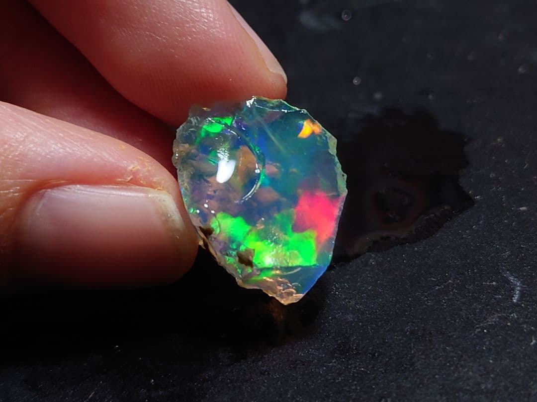 エチオピアウェロ産　チョーク　オパール 原石 鉱物標本 虹色