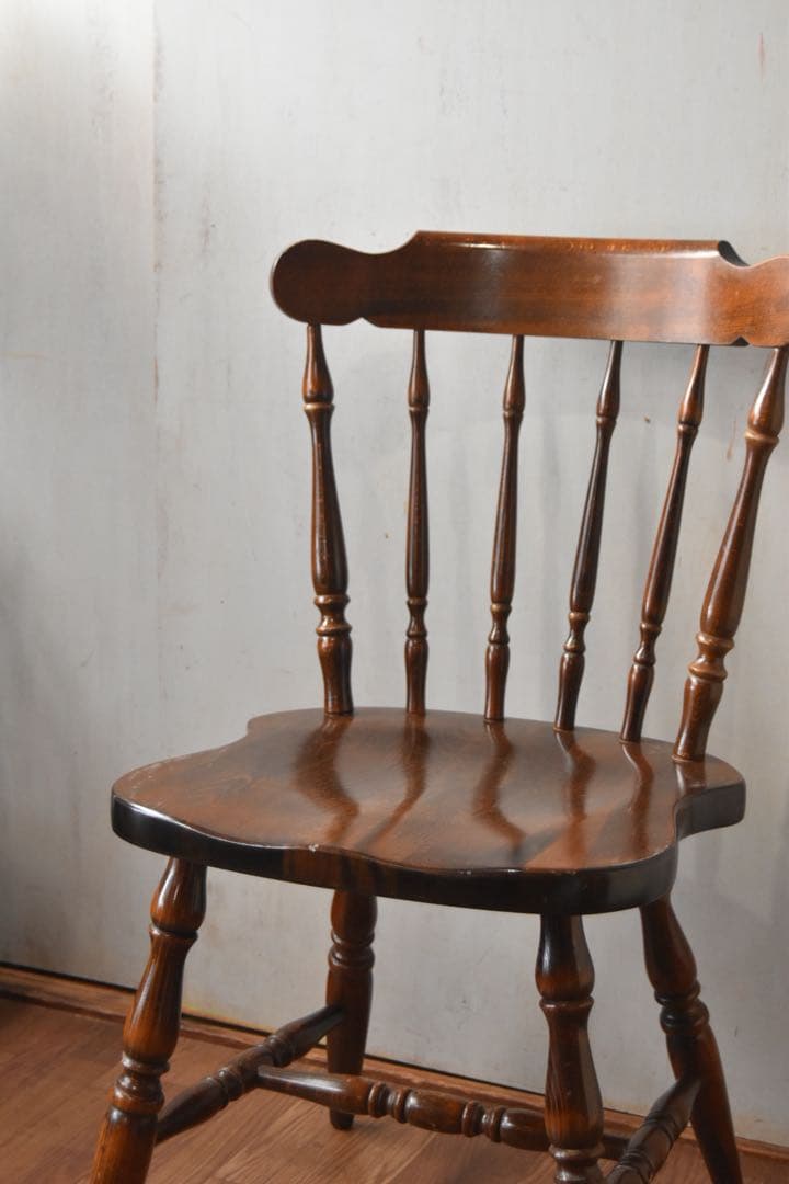 キツツキ ウィンザーチェア