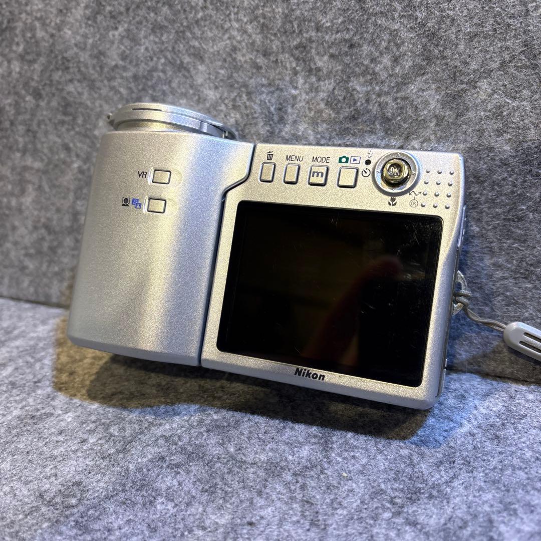 Nikon COOLPIX S10 VR シルバー