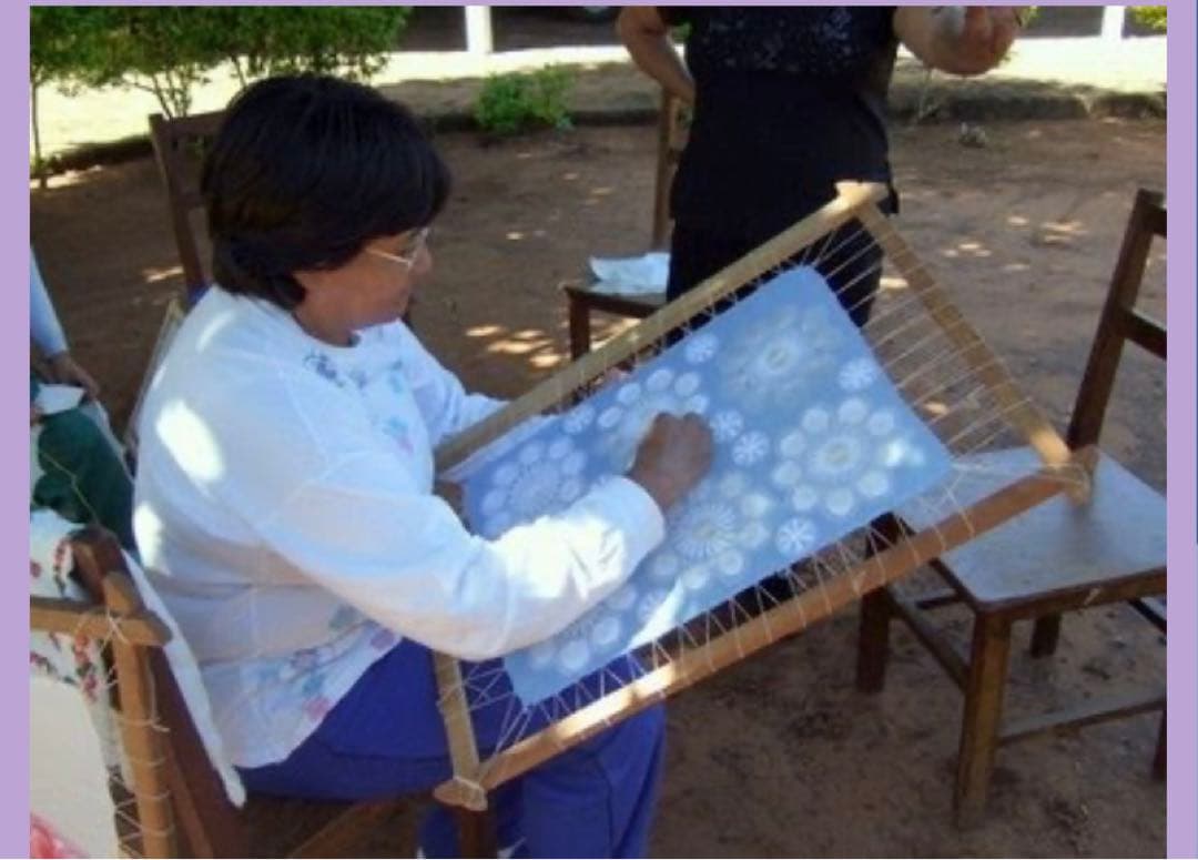 希少　Ñanduti ニャンドゥティ伝統織　大判ドイリー　パラグアイ刺繍