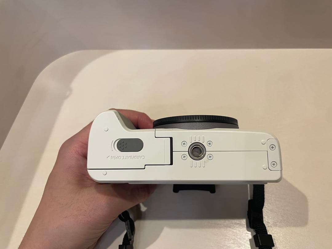 Canon EOS Kiss M2 キャノン　ホワイト