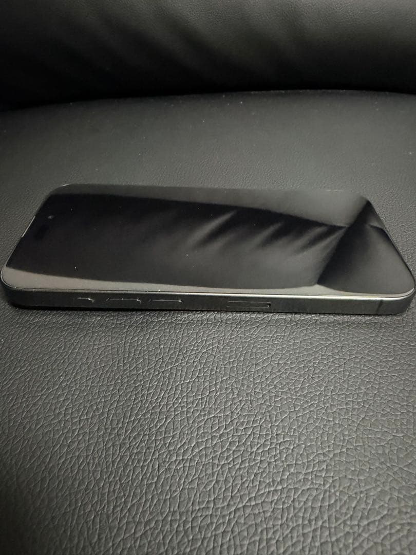 Apple iPhone 15 Pro ブラックチタニウム　128GB