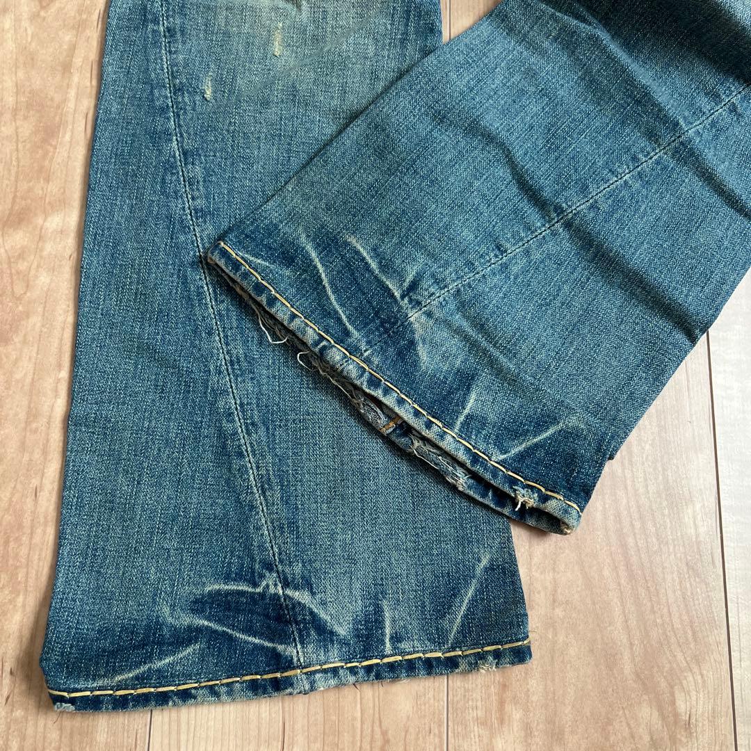 TRUERELIGION メンズ　デニムパンツ　ブーツカット　フレア