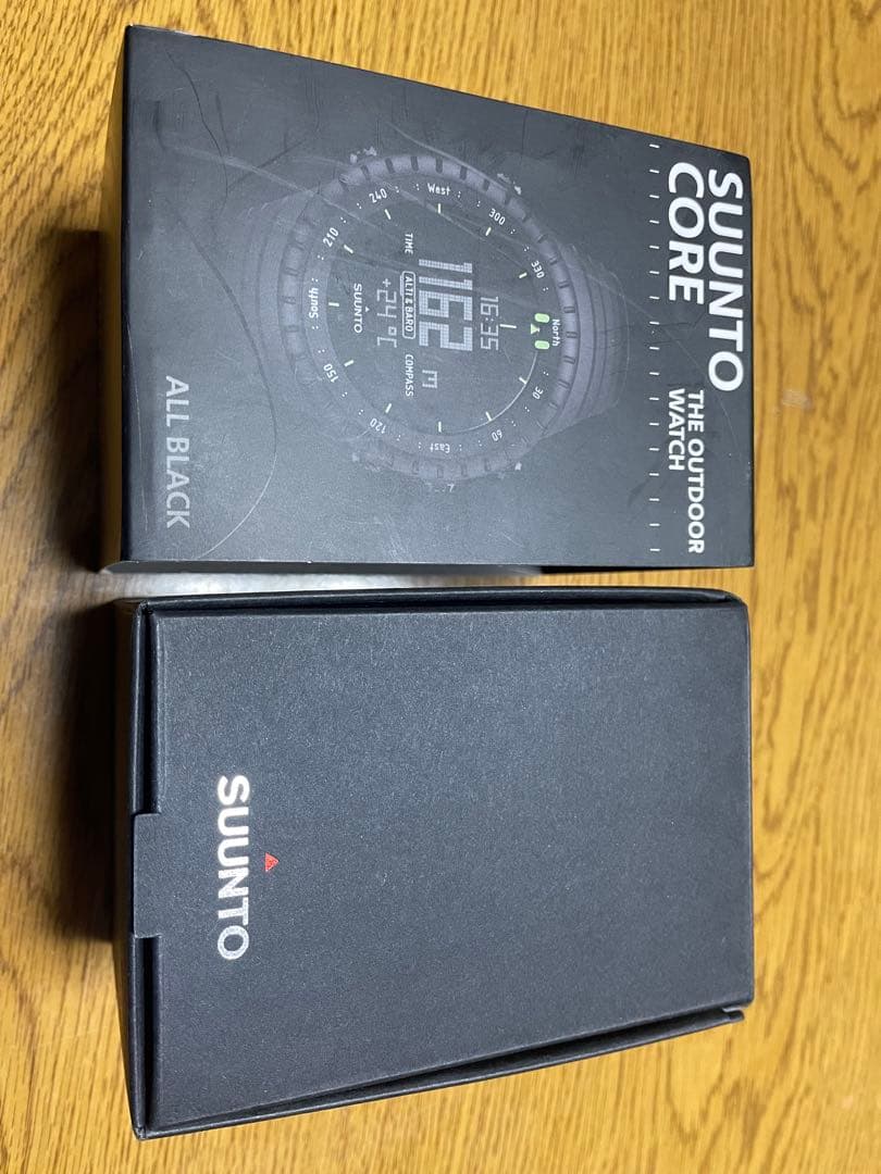 SUUNTO CORE ALL BLACK 箱メタルバンド付き電池交換済み