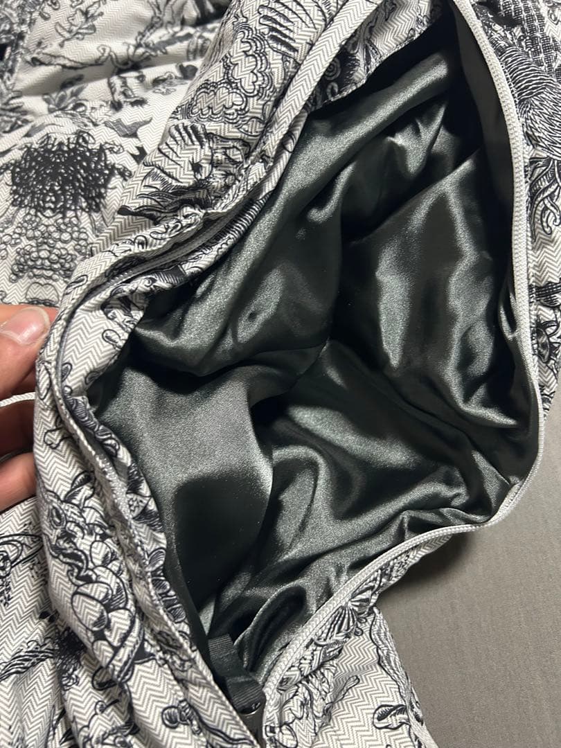 【美品】BURTON スノーボードウェア ダウンジャケット 総柄 y2k