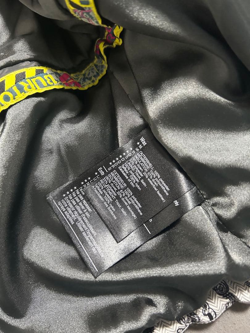 【美品】BURTON スノーボードウェア ダウンジャケット 総柄 y2k