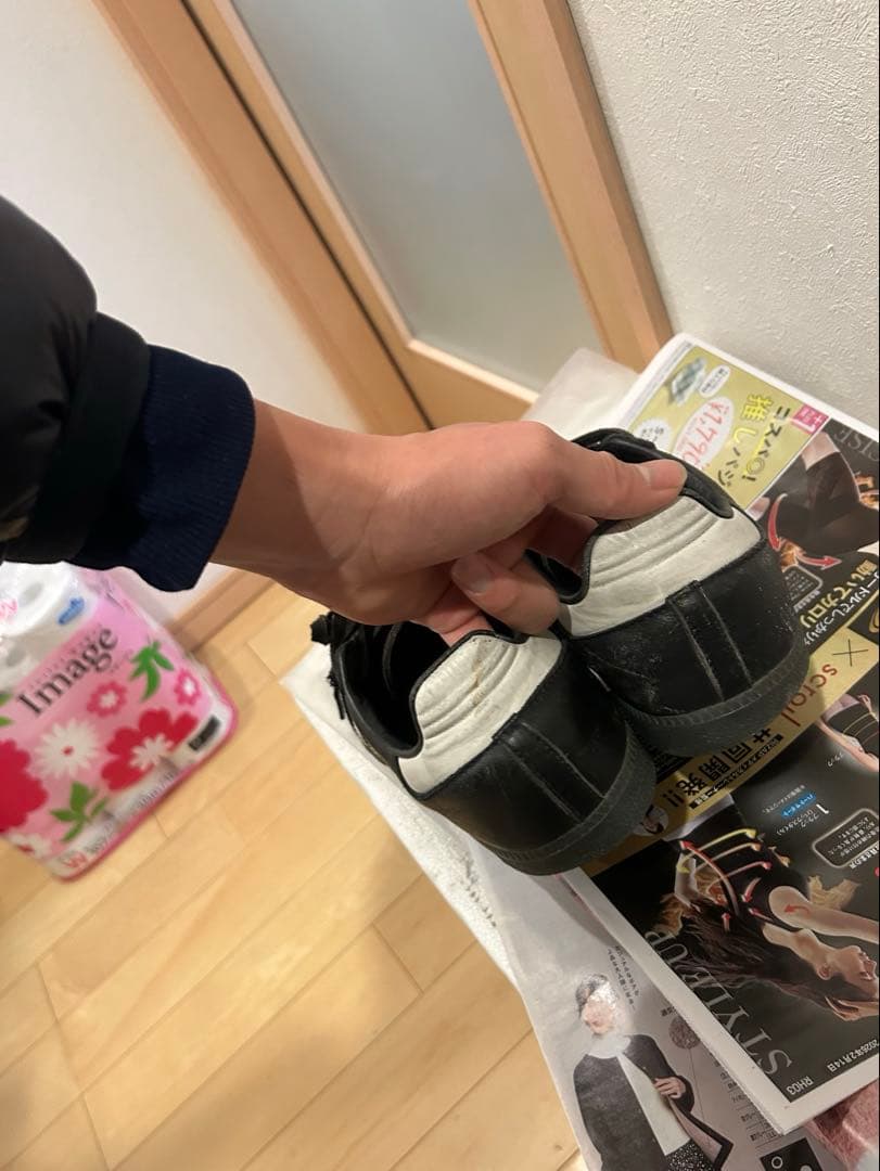 シューズ adidas fucking awesome