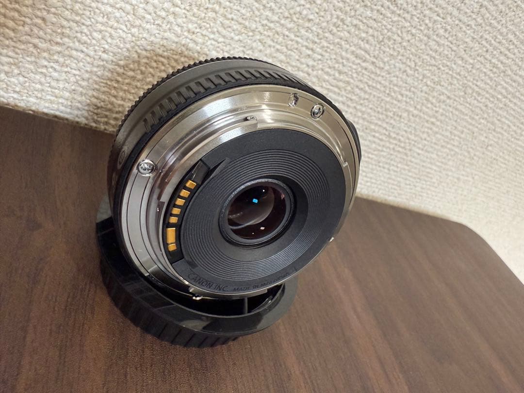 Canon EF 40mm f/2.8 STM レンズ