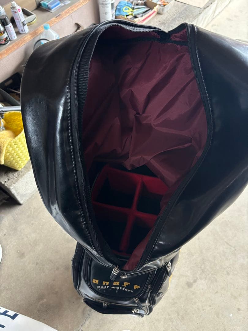 キャディバッグ オノフ　ONOFF 黒黄　　ゴルフ　バッグ　大容量