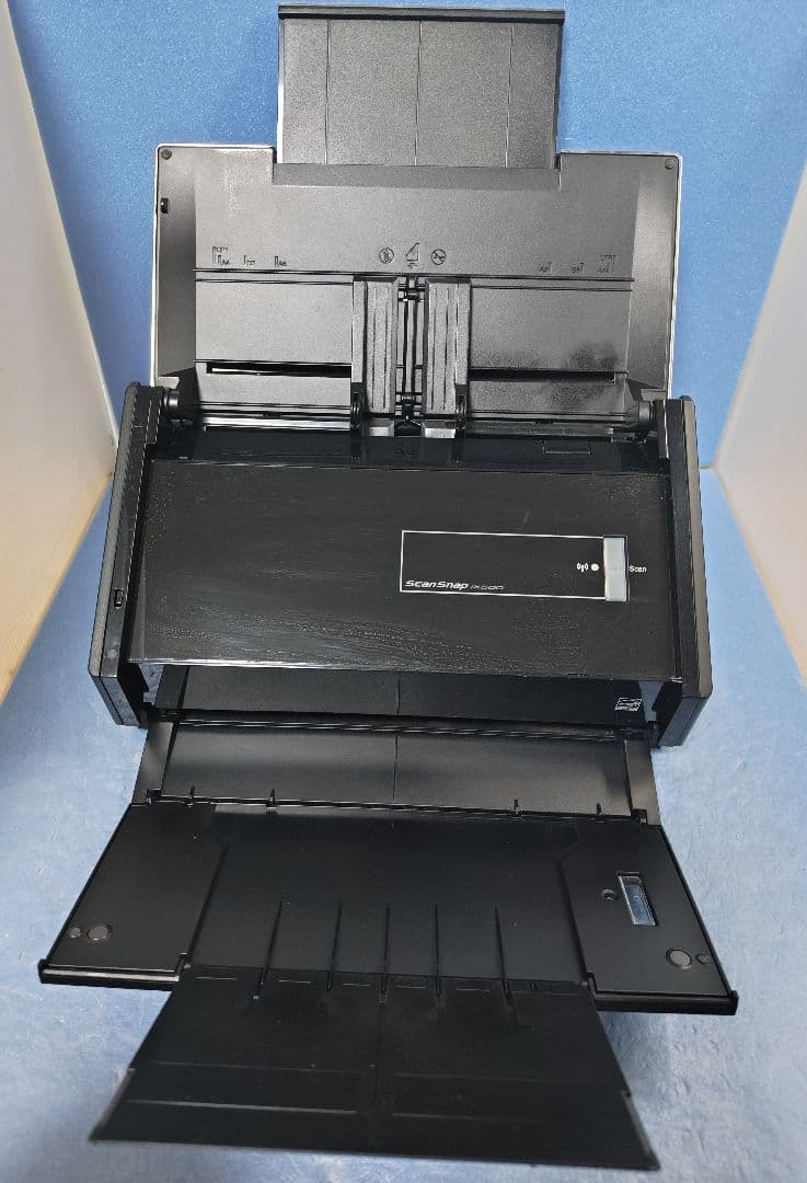 たまった書類を無線でスキャン ScanSnap iX500