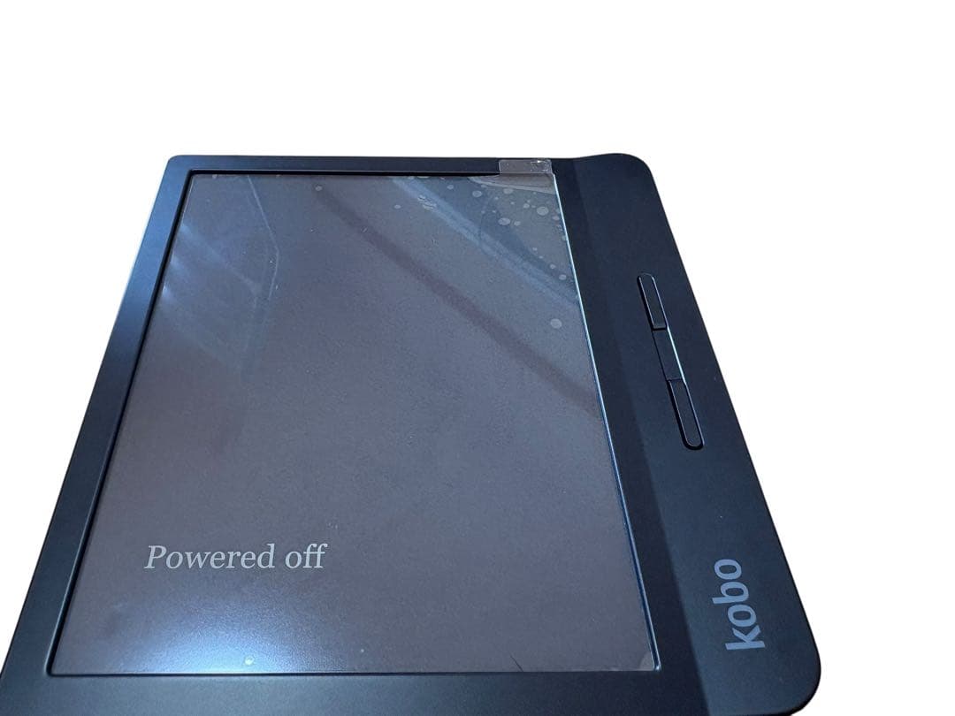 Kobo Libra H20本体充電ケーブル付き