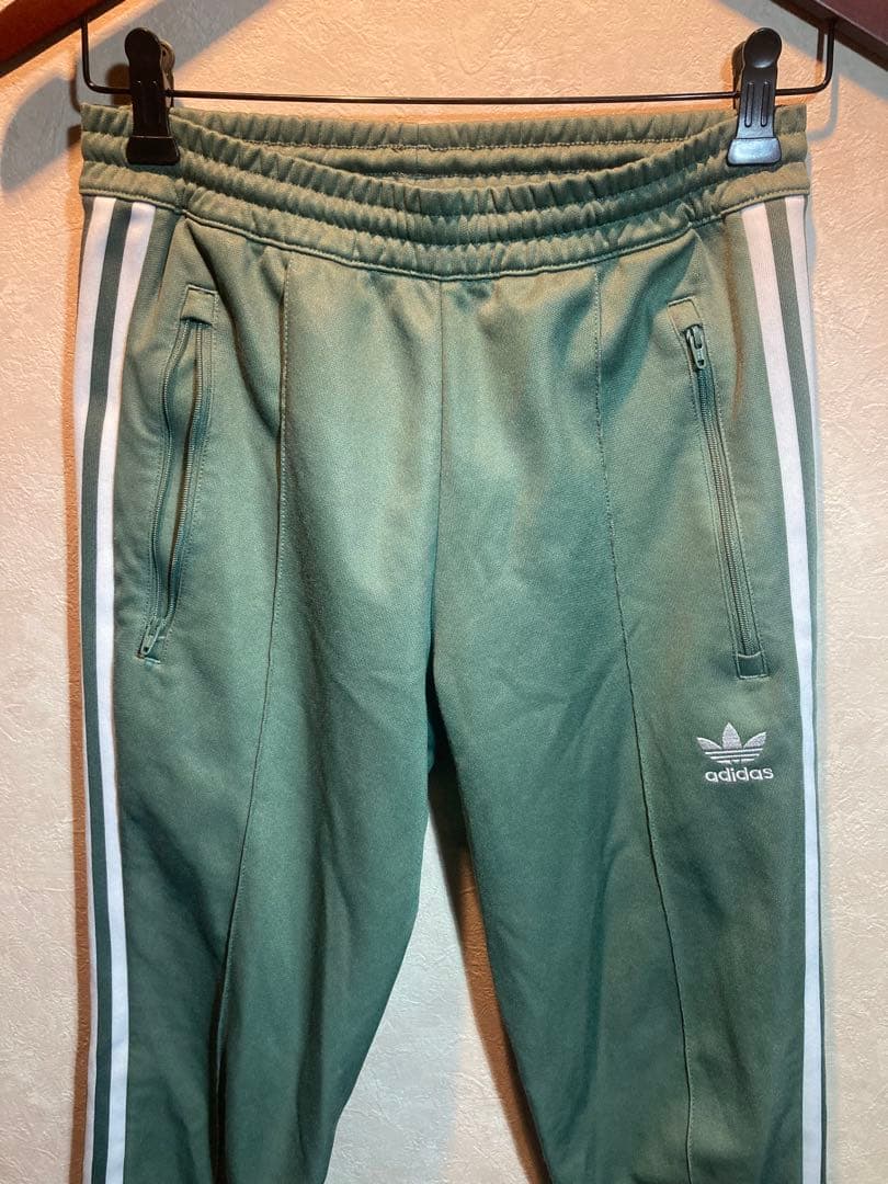 adidas ジャージトラックパンツ、ベッケンバウァー、くすみグリーン