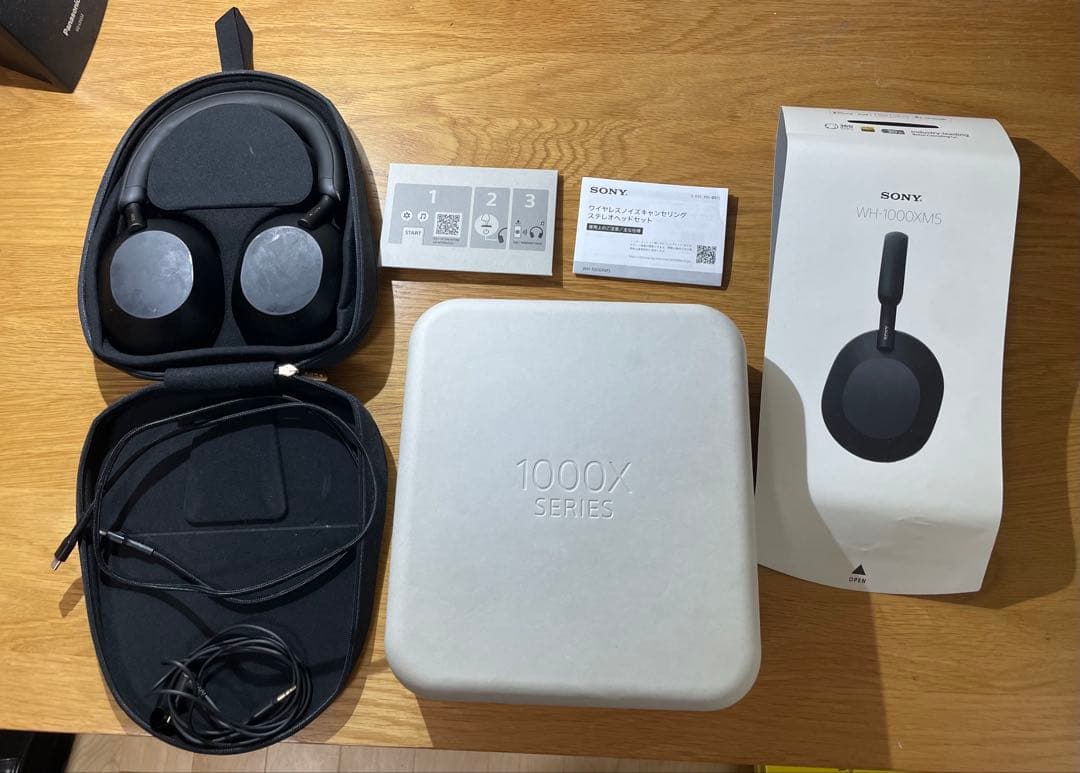 Sony WH-1000XM5 ブラックケース付き