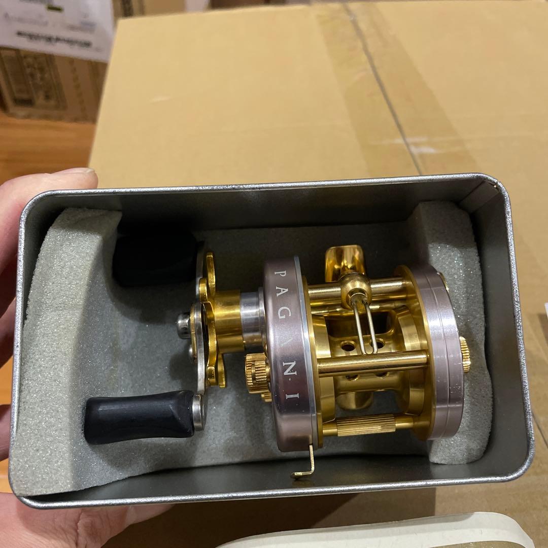 希少！megabass メガバス PAGANI ピンク ゴールド P300