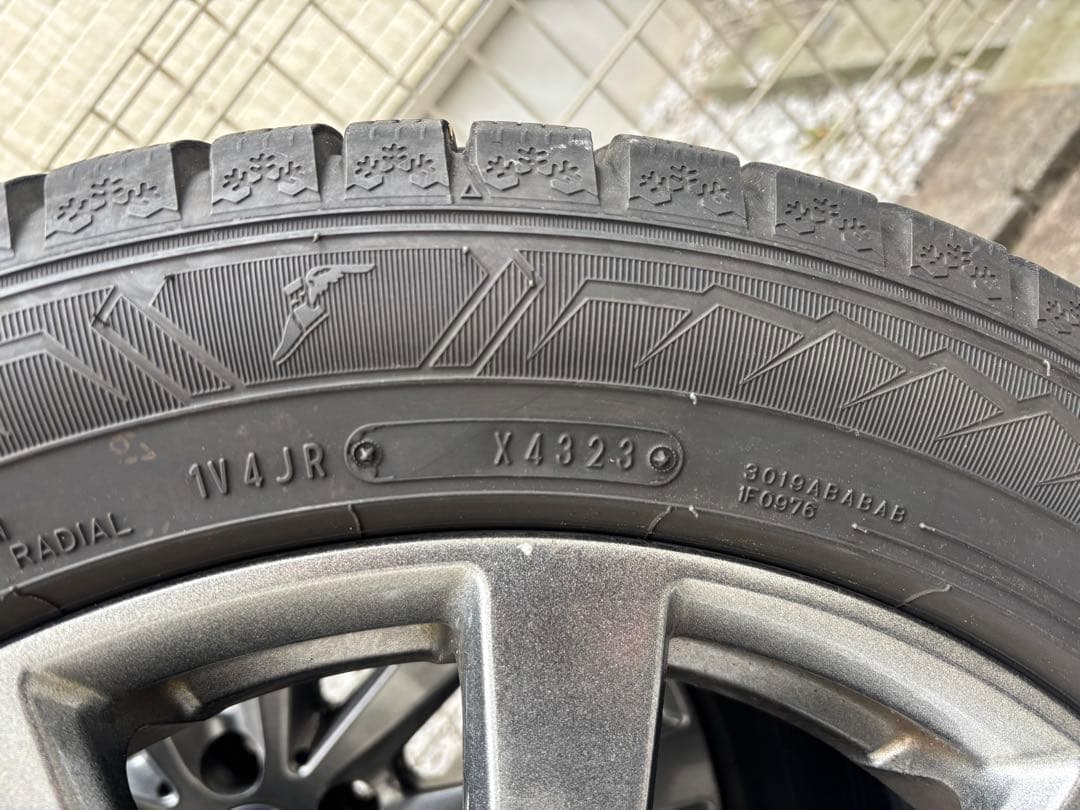 値下げ！225/50R17 23年製スタッドレスとホイールPCD108 5穴