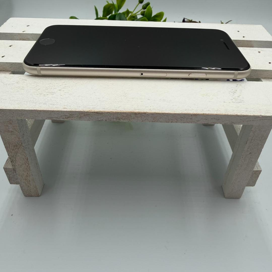 iPhone SE第3世代 64GB スターライト 432