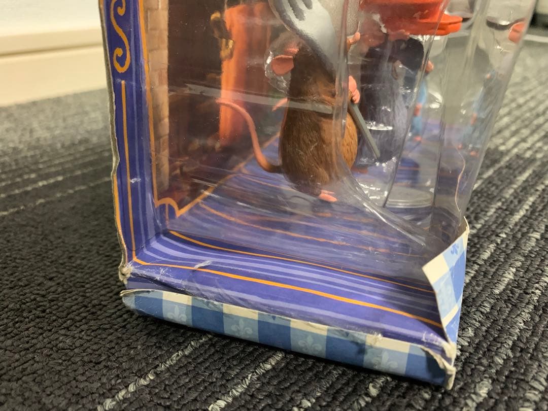 ディズニー ピクサー　レミーのおいしいレストラン　フィギュア 〈新品未開封〉C