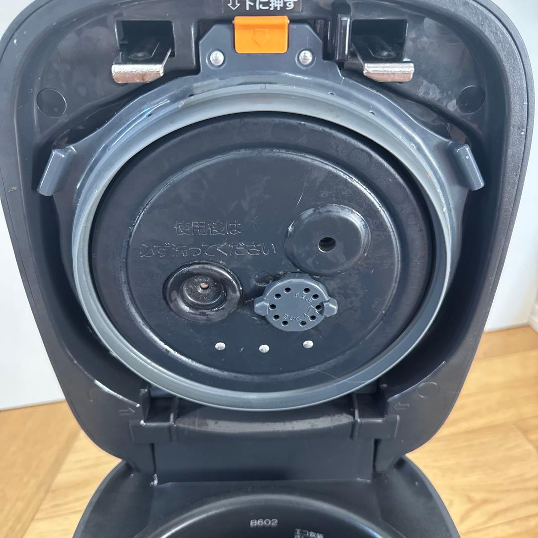 Zojirushi 圧力炊飯器 NW-US07 黒