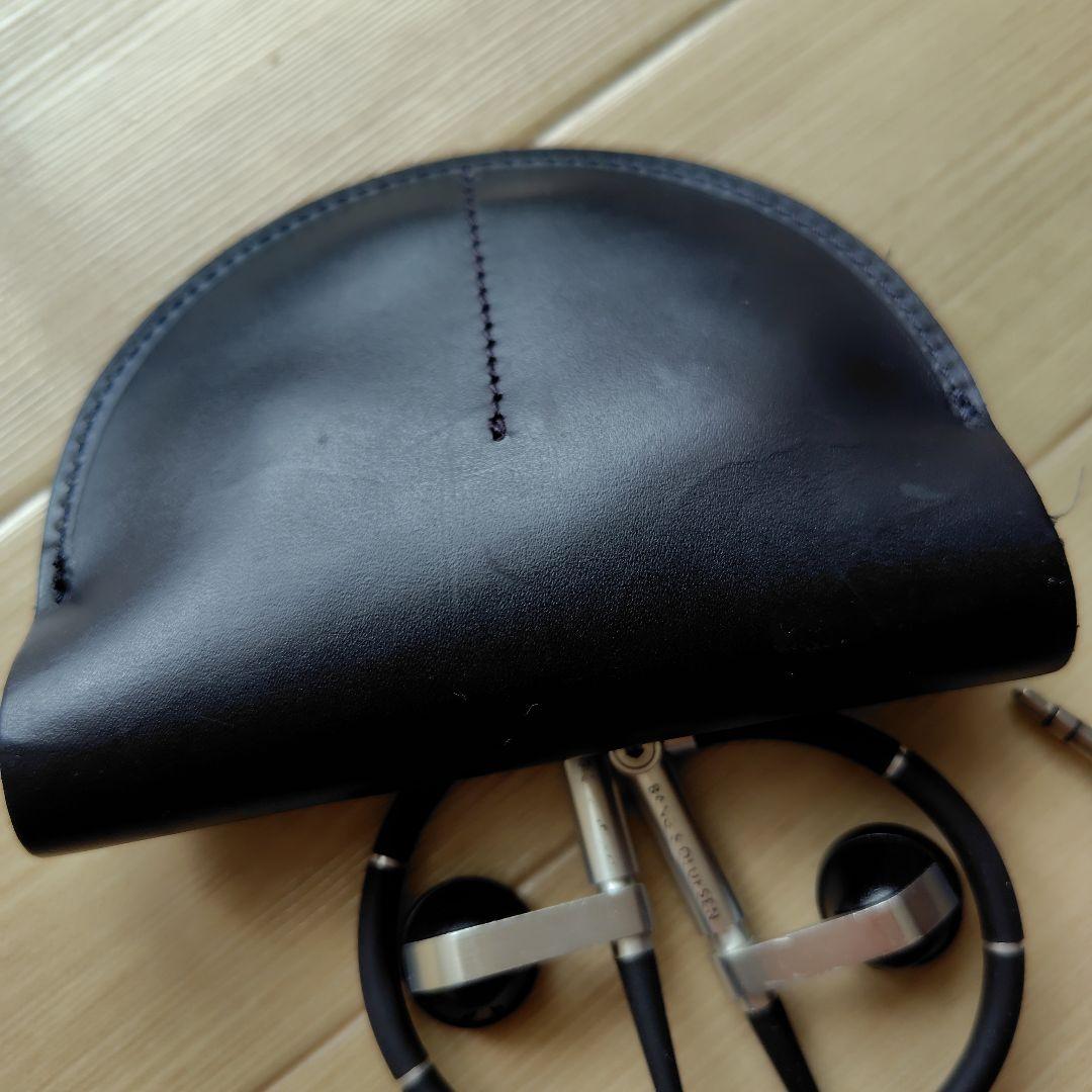 フック型イヤホンとレザーケースセット