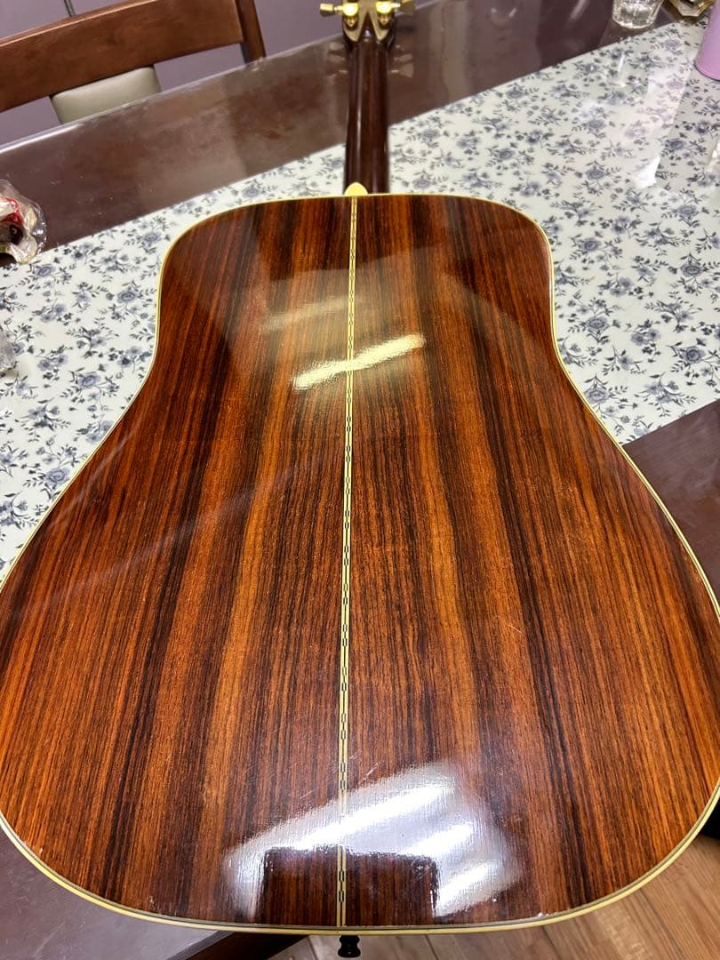 い*ん様 MORALES M80. 超レアー