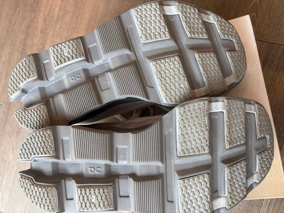 On Cloudmonster 2 ペールグレー　25.0センチ