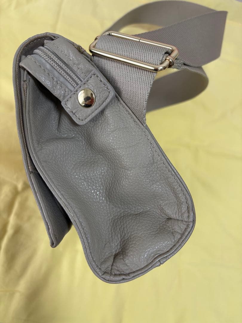 イアパピヨネ ボディバック