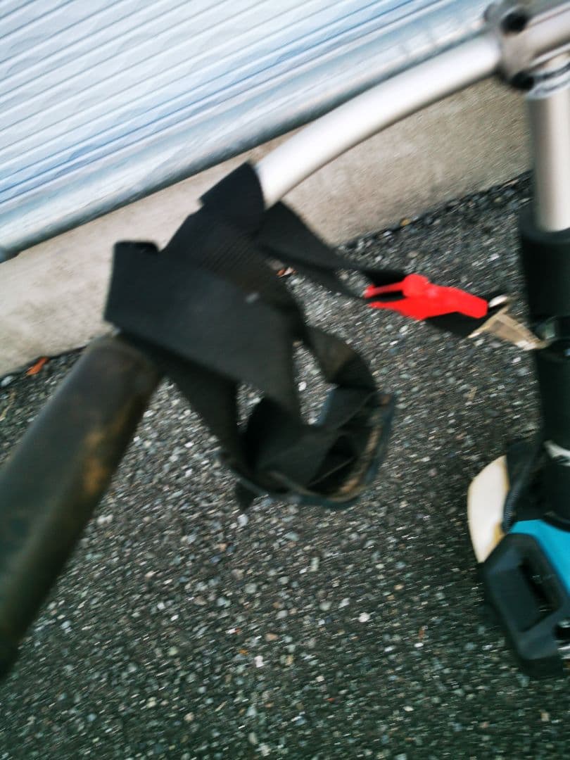 マキタガソリンMEM2651UHT 草刈機マキタでメンテ済タンク付【直接引取のみ