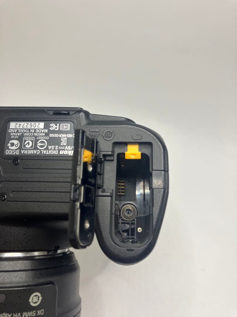 【返品保証・良品】Nikon D5100 + AF-S DX 18-55mm