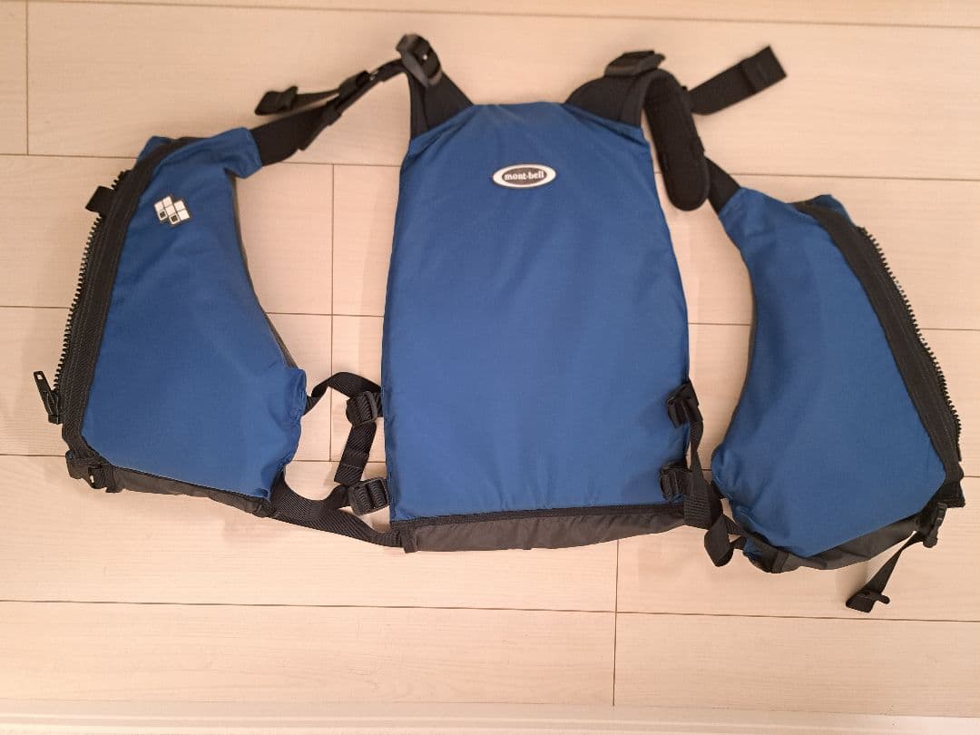 ライフジャケット　mont-bell アクアファン