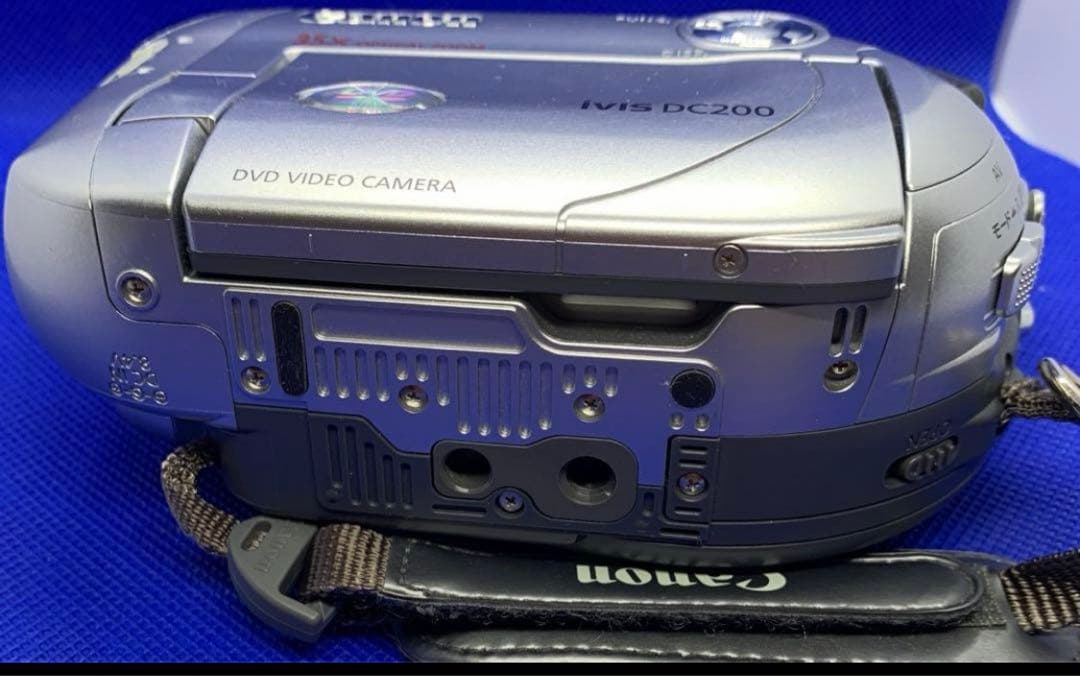 ジャンク品‼️ CANON キヤノン iVIS DC200 DVD ビデオカメラ