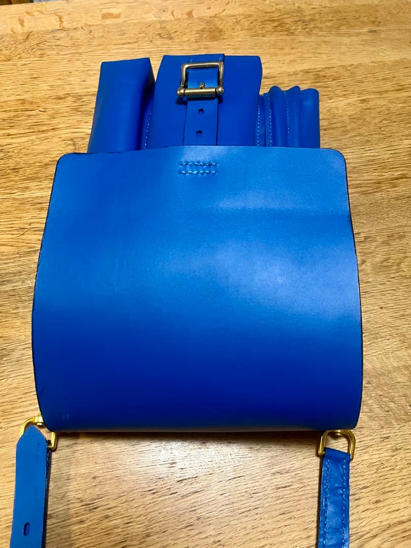 くわがた採集用レザーバッグ　青　掻き出し棒3本入ります　ライトポケット　他