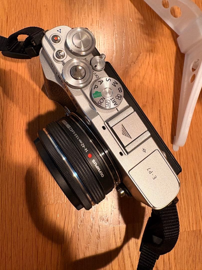 OLYMPUS PEN EP7ミラーレス一眼カメラ 14-42mm