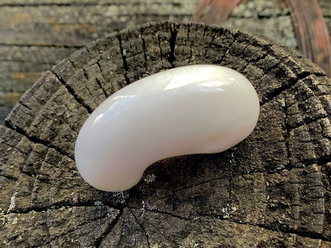 ✳極上物を守護石に糸魚川翡翠ジェダイト勾玉　白*無垢アイスジェイド氷　機械鑑別書