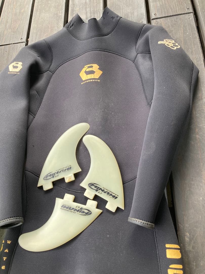 サーフィンセットTSSCサーフボード5.9、フィン、リーシュ付☆ウエットおまけ☆