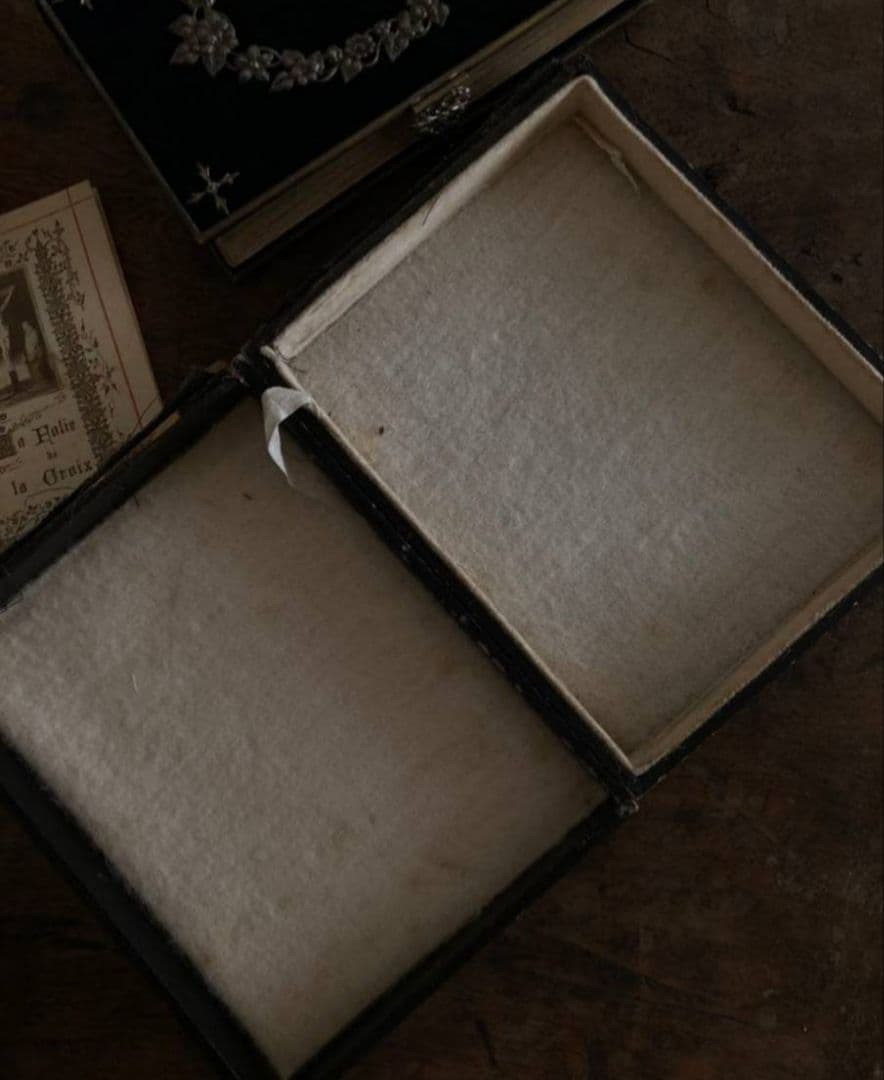 フランス アンティーク モノグラム 聖書 祈祷書 装飾 古書 ヴィンテージ 希少