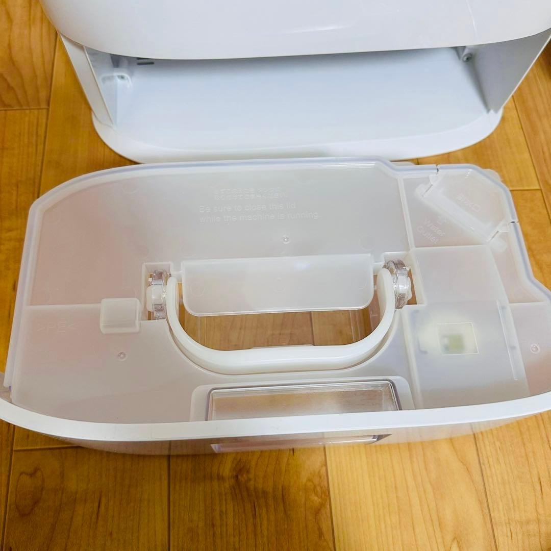 美品✨Panasonic 衣類乾燥除湿機 F-YZVX60-H ナノイ一14畳